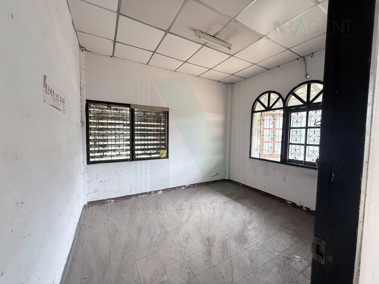 รูป 📌 ขายบ้านแฝด โครงการ เอื้องฟ้าวิลล่า เสรีไทย 67 1 ชั้น 3 ห้องนอน 1 ห้องน้ำ - รูปที่ 3/8