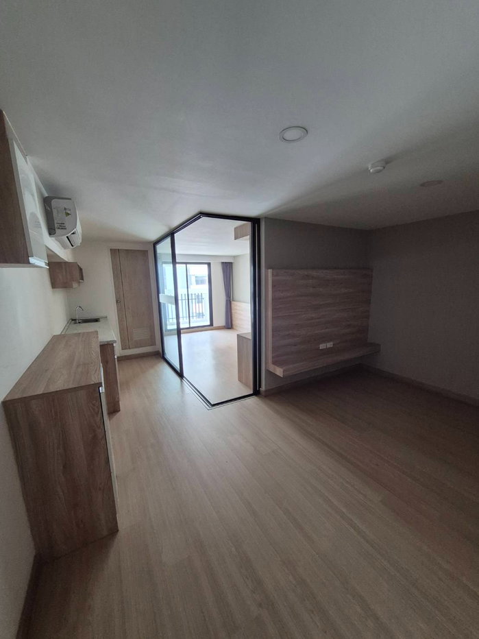 picture Sale LEVEL CONDOMINIUM 2,700,000 - 3/10