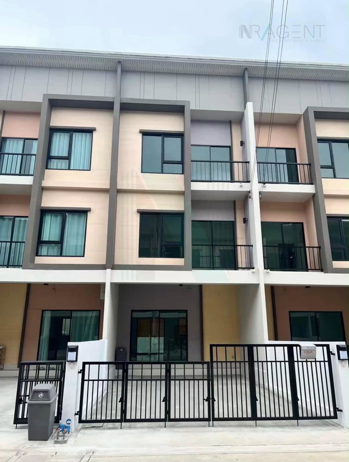 รูป 📌 ให้เช่าทาวน์เฮาส์ 3 ชั้น คาซ่า ซิตี้ สุขุมวิท 4 ห้องนอน 3 ห้องน้ำ - รูปที่ 1/8