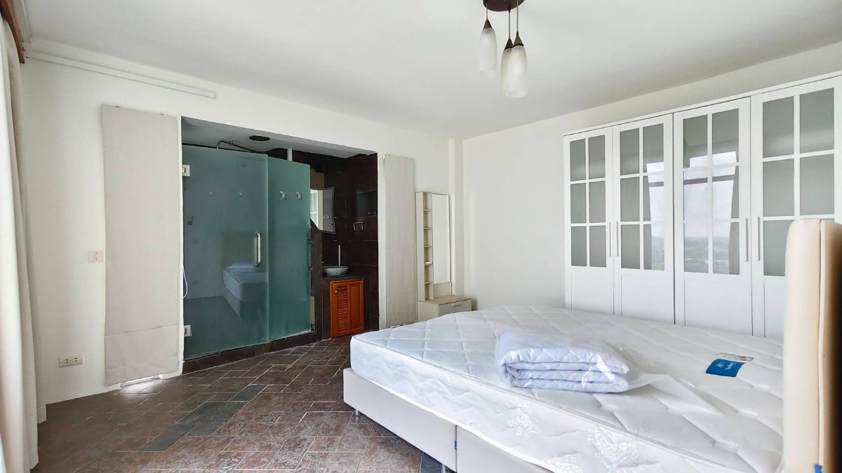 picture Geneva 2 Condominium   Unit 18C 97 Sq.m.  3 Bedrooms  2 Bathrooms - 13/26