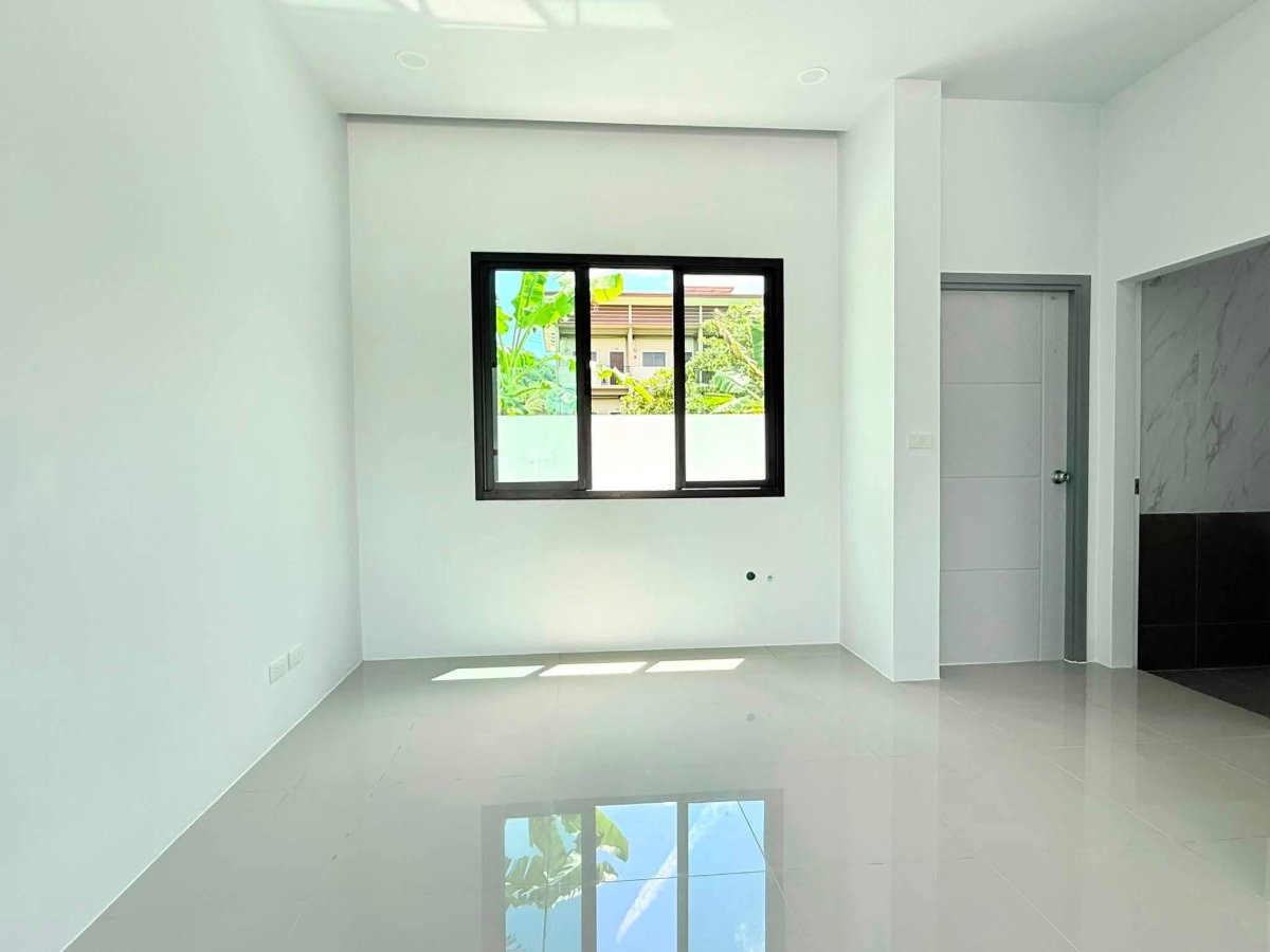 รูป 🏡 บ้านสร้างใหม่ พร้อมเข้าอยู่! เริ่มเพียง 2.89 ล้านบาท เหลือเพียง 6 ยูนิตเท่านั้น! - รูปที่ 9/11