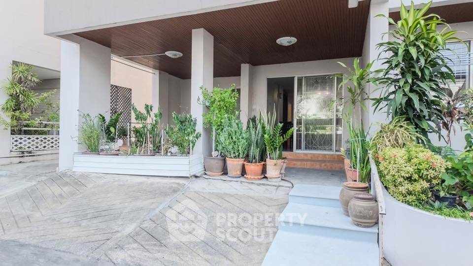 picture Spacious 2-BR 112 Sqm At Modern Home Place, Suan Luang (ID 3168437) - 13/21