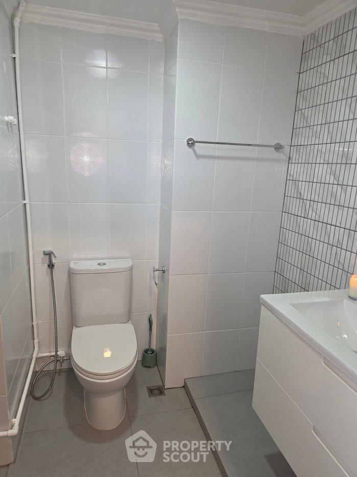 picture 142 Sqm 2-BR Sribumpen Condo Home Near MRT Khlong Toei (ID 3163533) - 24/29