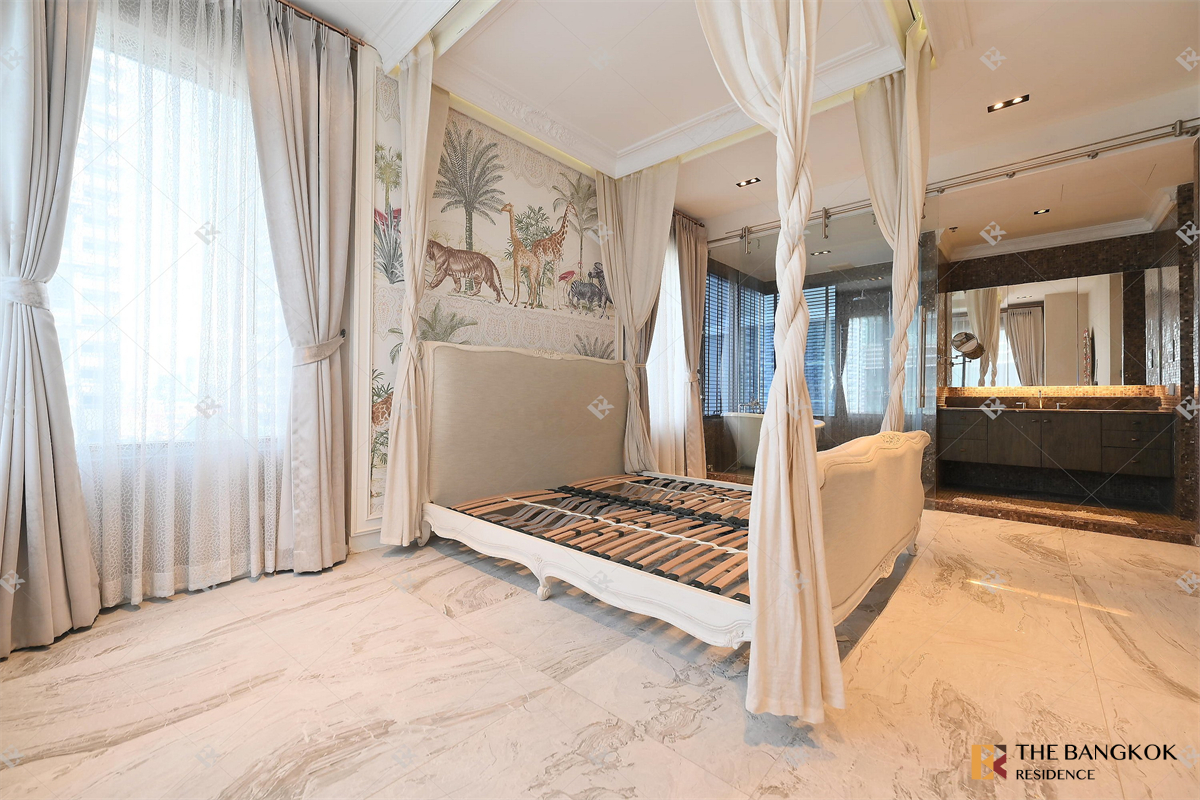 picture Luxuriously Elevated Unit The Emporio Place - 8/10