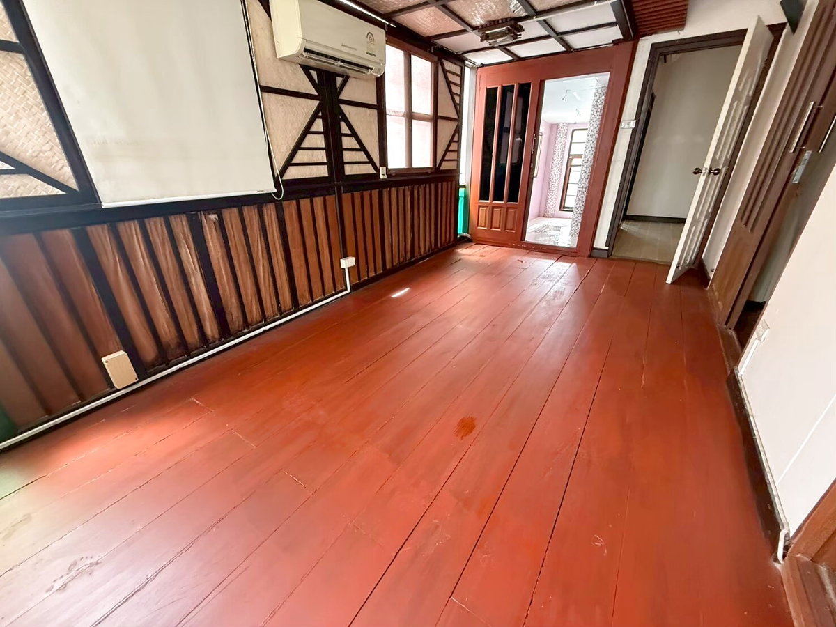 รูป ขายบ้านเดี่ยว 2 ชั้น 4 ห้องนอน 3 ห้องน้ำ หมู่บ้านเกศรี 2 ซอยรามคำแหง 124 สะพานสูง ตกแต่งไม้สักและไม้หายาก ใช้สอย 320 ตร.ม. ใกล้ MRT สัมมากร สายสีส้ม - รูปที่ 16/31