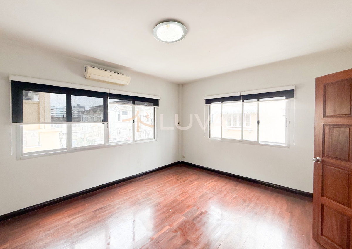 รูป Home Office 3 ชั้น ติด BTS พระโขนง 200 เมตร ( ปล่อยเช่าช่วงได้ ) - รูปที่ 12/15