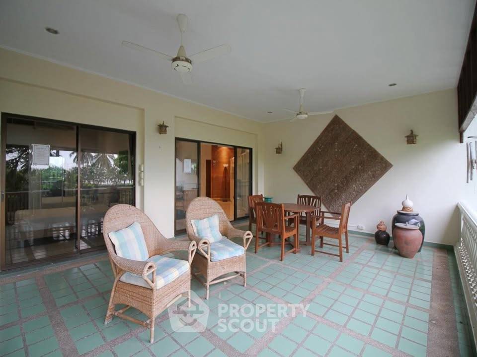 picture Spacious 2-BR 173 Sqm At Baan Somprasong Condominiums (ID 3169320) - 14/16