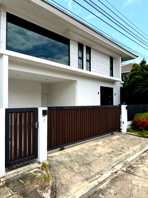 Houses for rent : For rent, 2-story detached house, Perfect Place Rama 9-Krungthep Kreetha, new house, Fully Furnished, ready to move in (H6944) 