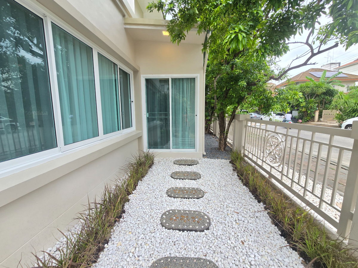 รูป บ้านเดี่ยว หลังมุม ต้นโครงการ ทำเลดี หมู่บ้านไพรเวท รามอินทรา (Private Ramintra) ถนนปัญญาอินทรา บางชัน คลองสามวา ใกล้ห้างแฟชั่นไอส์แลนด์ - รูปที่ 10/38