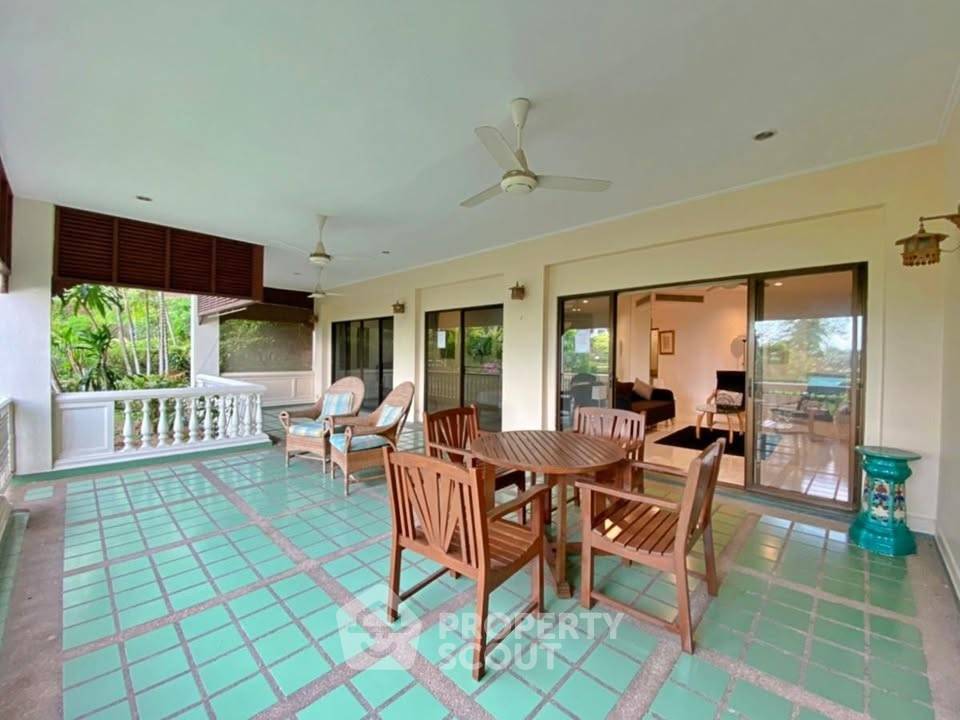 picture Spacious 2-BR 173 Sqm At Baan Somprasong Condominiums (ID 3169320) - 11/16