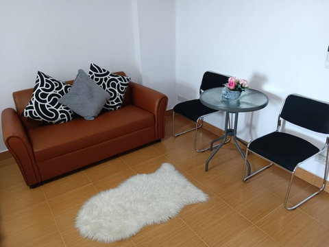 Condo for rent, Pattanakarn Life Complex, room in pristine condition, fully furnished, 25.01 sq m, 10th floor, near Thai-Nippon Institute of