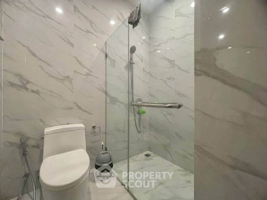 รูป ราคาคุ้มค่า คอนโด 1 ห้องนอน ชั้น 30 Noble Be Sukhumvit 19 ใกล้ BTS นานา (ID 3163693) - รูปที่ 8/9