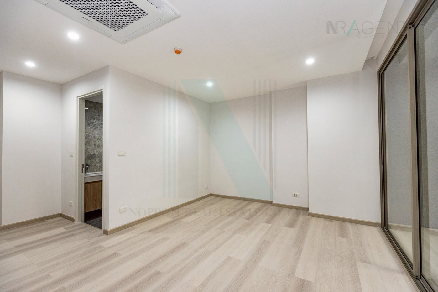 รูป 📌 ขายบ้านเดี่ยว โครงการ ซิมมิทรี เกษตร-นวมินทร์ 4 ชั้น 3 ห้องนอน 4 ห้องน้ำ - รูปที่ 8/8