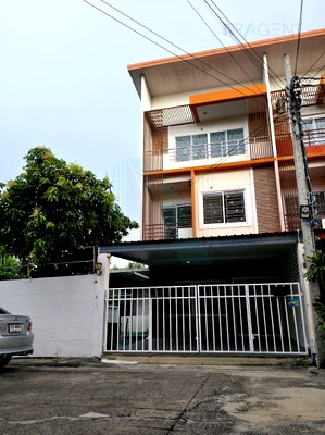 Townhouses for sale Ruamrudee International School Early Years Campus : 📌 For Sell Town house RATCHATHANI 10 3-story 3 bedroom 4 bathroom