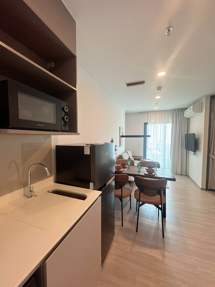 รูป Aspire Sukhumvit-Rama 4 แต่งครบโทนน้ำตาล-ครีมอบอุ่น วิวเมืองชั้นสูงกว้างสบายตา พร้อมชุดโต๊ะทานข้าวและโซนแต่งตัวบิวท์อิน - รูปที่ 5/15