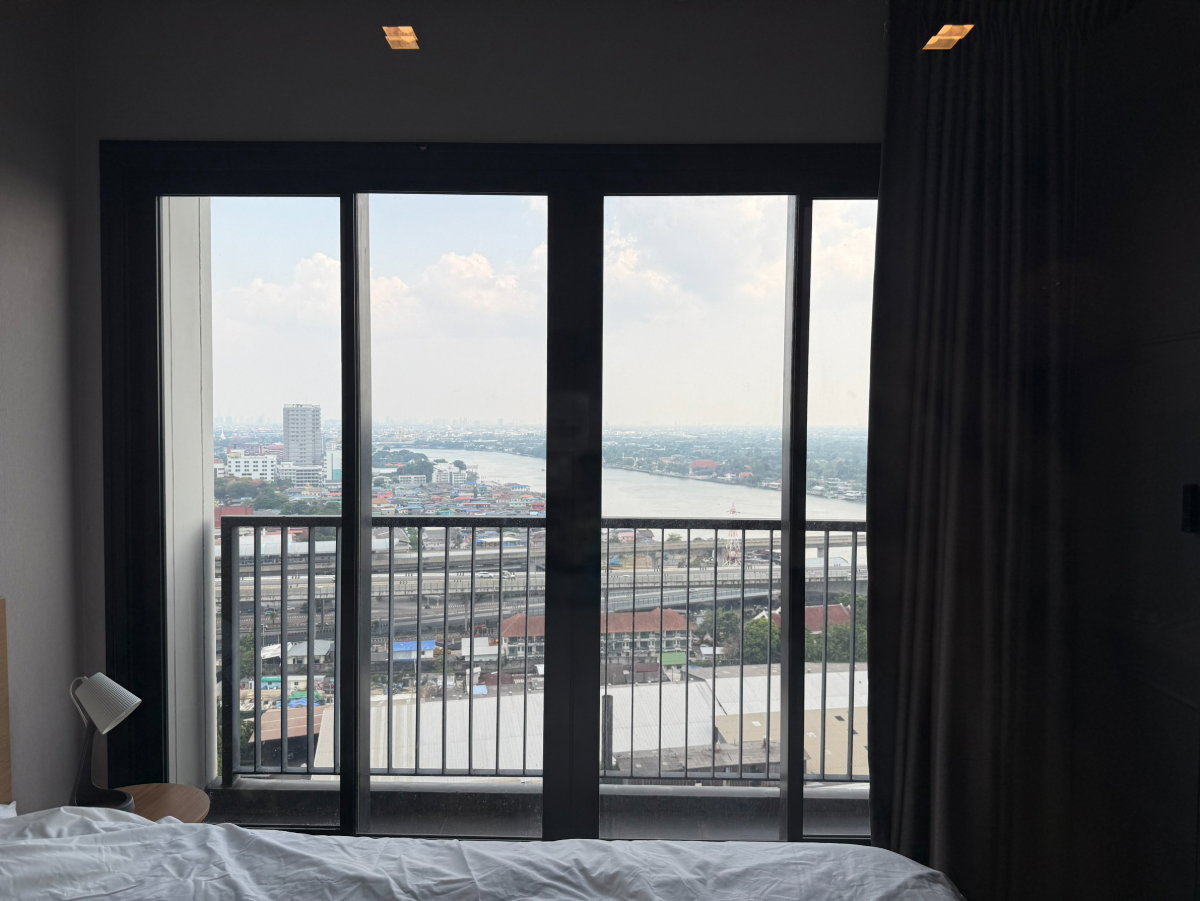 picture For Rent: The Politan Rive Condo, 31 sq.m., 24th floor, corner unit. - 5/10