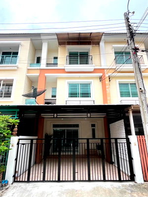 Townhouses for rent Rajamangala University of Technology Krungthep : Townhouse for Rent Grandity Sathupradit 2 (SPSEVE2084)