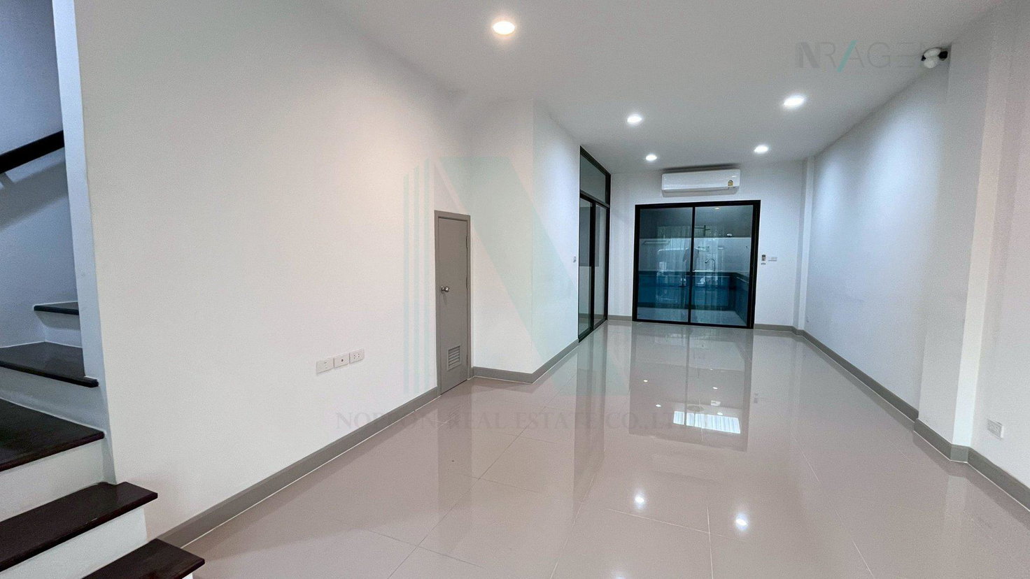 รูป 📌 ขายทาวน์โฮม โครงการ พรีเมียม เพลส พหลโยธิน - รามอินทรา 3 ชั้น 4 ห้องนอน 3 ห้องน้ำ - รูปที่ 2/8
