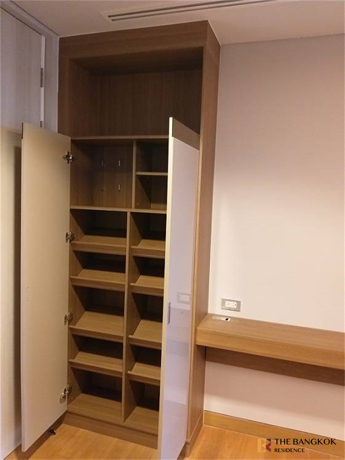picture The Lumpini 24  Condo in High-potential, Central City Location - 4/10