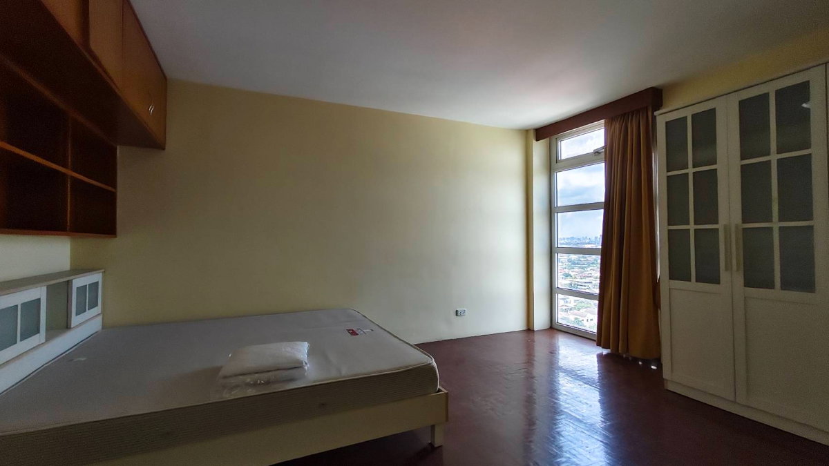 picture Geneva 2 Condominium   Unit 18C 97 Sq.m.  3 Bedrooms  2 Bathrooms - 17/26