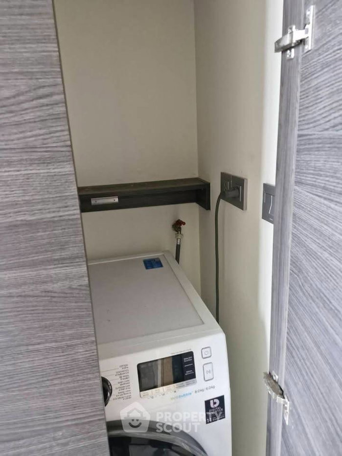 picture 40th-Floor 1-BR At The Esse Asoke Near MRT Sukhumvit (ID 3169060) - 4/8