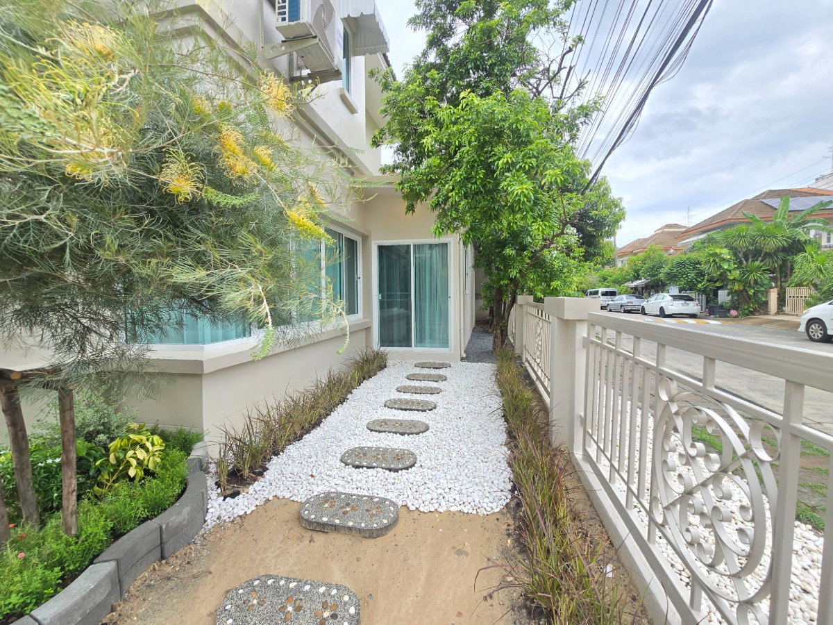 รูป บ้านเดี่ยว หลังมุม ต้นโครงการ ทำเลดี หมู่บ้านไพรเวท รามอินทรา (Private Ramintra) ถนนปัญญาอินทรา บางชัน คลองสามวา ใกล้ห้างแฟชั่นไอส์แลนด์ - รูปที่ 8/38