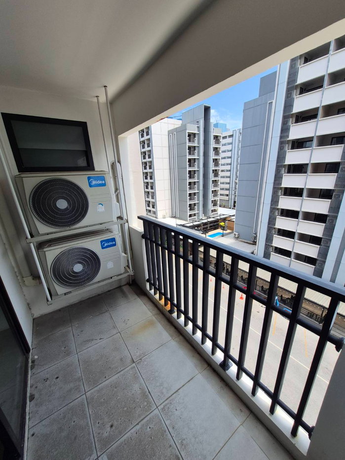 picture Sale LEVEL CONDOMINIUM 2,700,000 - 10/10