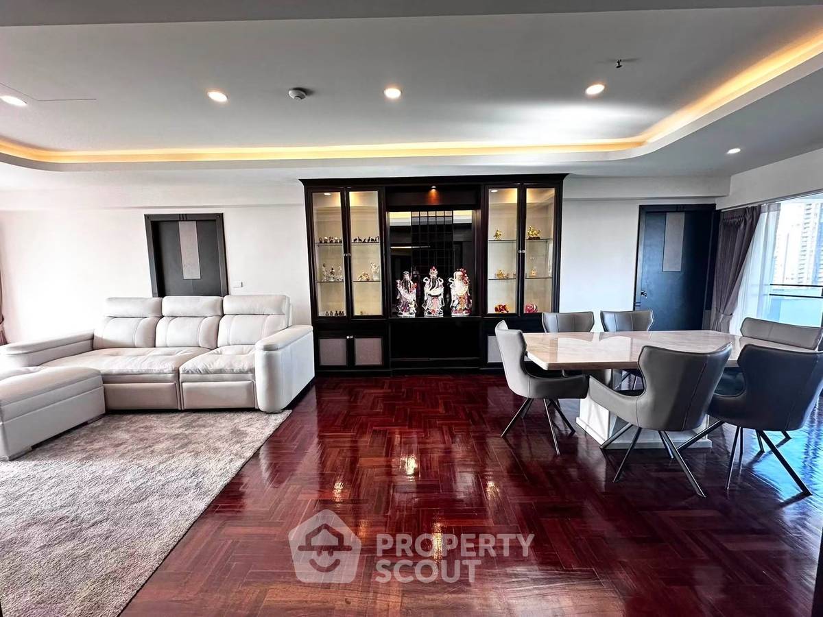รูป ชั้น 15 คอนโด 3 ห้องนอน ขนาด 200 ตารางเมตร Riverside Villa Condominium 1 (ID 3165906) - รูปที่ 1/11