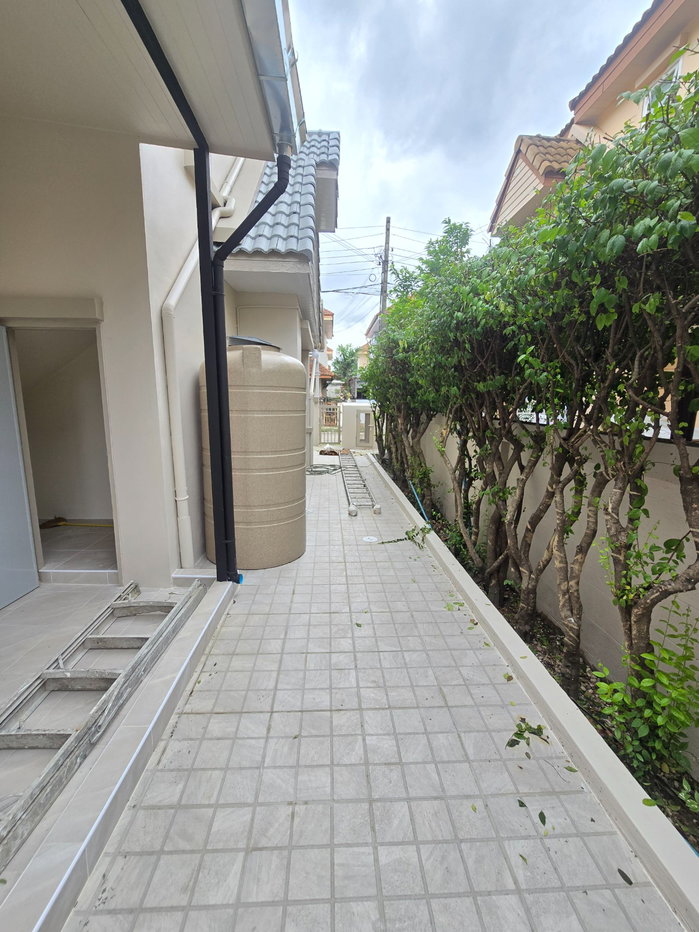 รูป บ้านเดี่ยว หลังมุม ต้นโครงการ ทำเลดี หมู่บ้านไพรเวท รามอินทรา (Private Ramintra) ถนนปัญญาอินทรา บางชัน คลองสามวา ใกล้ห้างแฟชั่นไอส์แลนด์ - รูปที่ 36/38