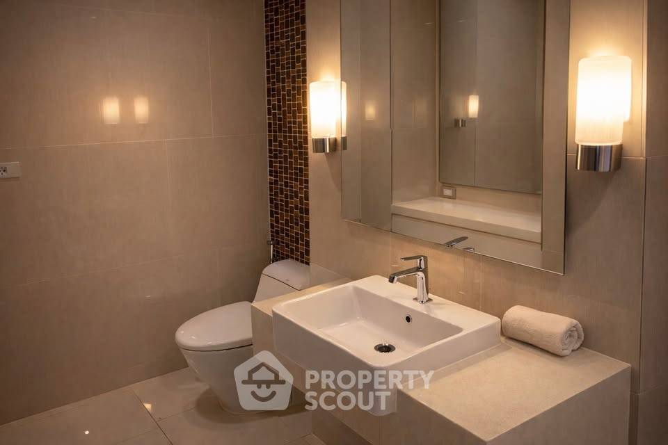picture 2-BR Condo At The Lumpini 24, High-Floor 44th Near BTS Phrom Phong (ID 3032995) - 9/10