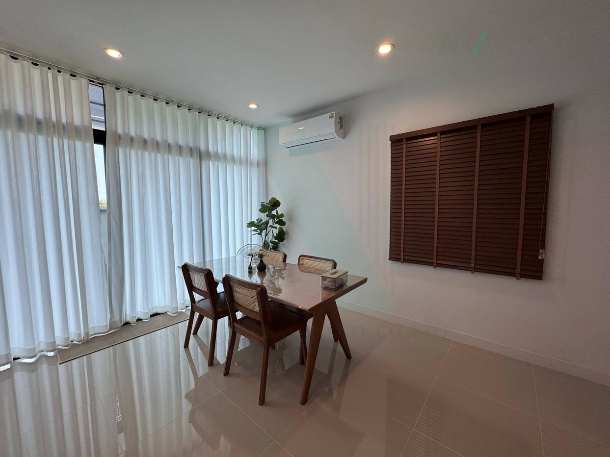 รูป 📌 ให้เช่าบ้านเดี่ยว 2 ชั้น โคโม่ โบทานิก้า 2 บางนา 3 ห้องนอน 3 ห้องน้ำ - รูปที่ 3/8