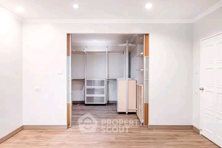 รูป 3 ห้องนอน 223 ตร.ม. ชั้น 23 ที่ Fifty Fifth Tower Thonglor ใกล้ BTS ทองหล่อ 200 ม. (ID 3169300) - รูปที่ 5/10