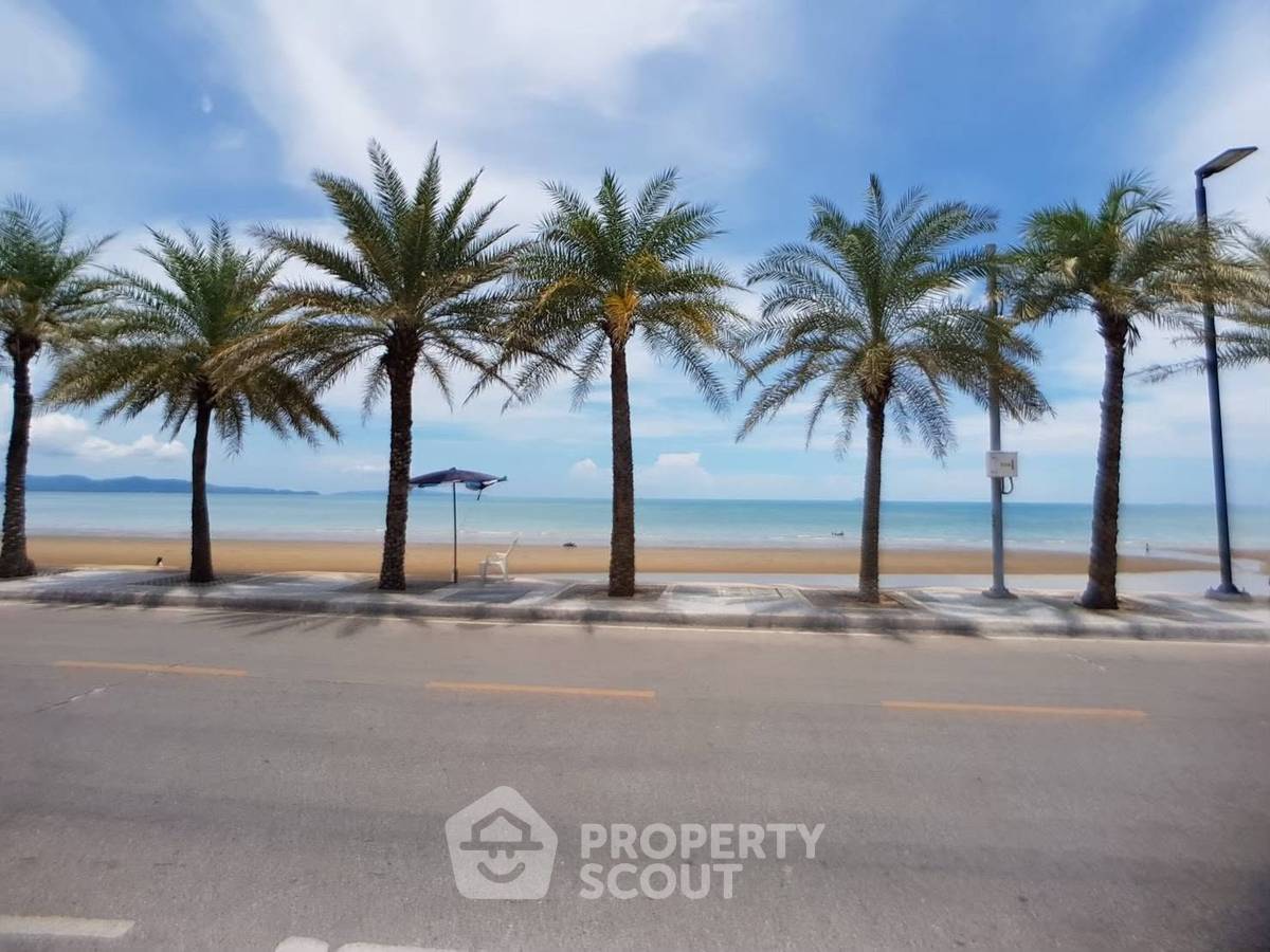 รูป คอนโด 2 ห้องนอน ขายที่ Lumpini Park Beach Jomtien จอมเทียน (ID 3169277) - รูปที่ 3/11