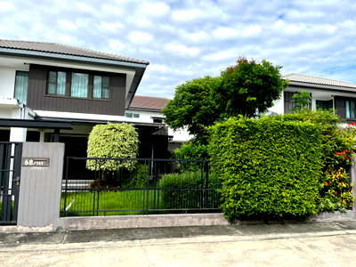 บ้านเดี่ยว เมกะ บางนา : ขายบ้านพร้อมเข้าอยู่ หมู่บ้านมัณฑนา บางนา กม7 บนทำเลที่เป็นซอยเดียวกันกับห้างเมกกะบางนา 	 ราคาขาย 13.3 ล้าน  ติดต่อเจ้าของ คุณ อำนาจ 0818073102			
