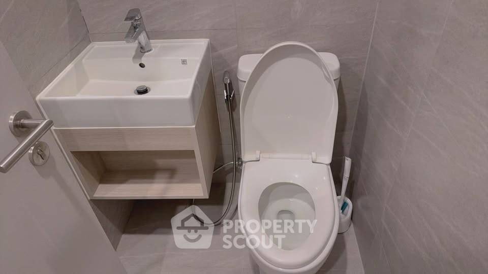 รูป ห่าง BTS วงเวียนใหญ่ 100 ม. | 1 ห้องนอน Reference Sathorn-Wongwianyai (ID 3168409) - รูปที่ 2/33