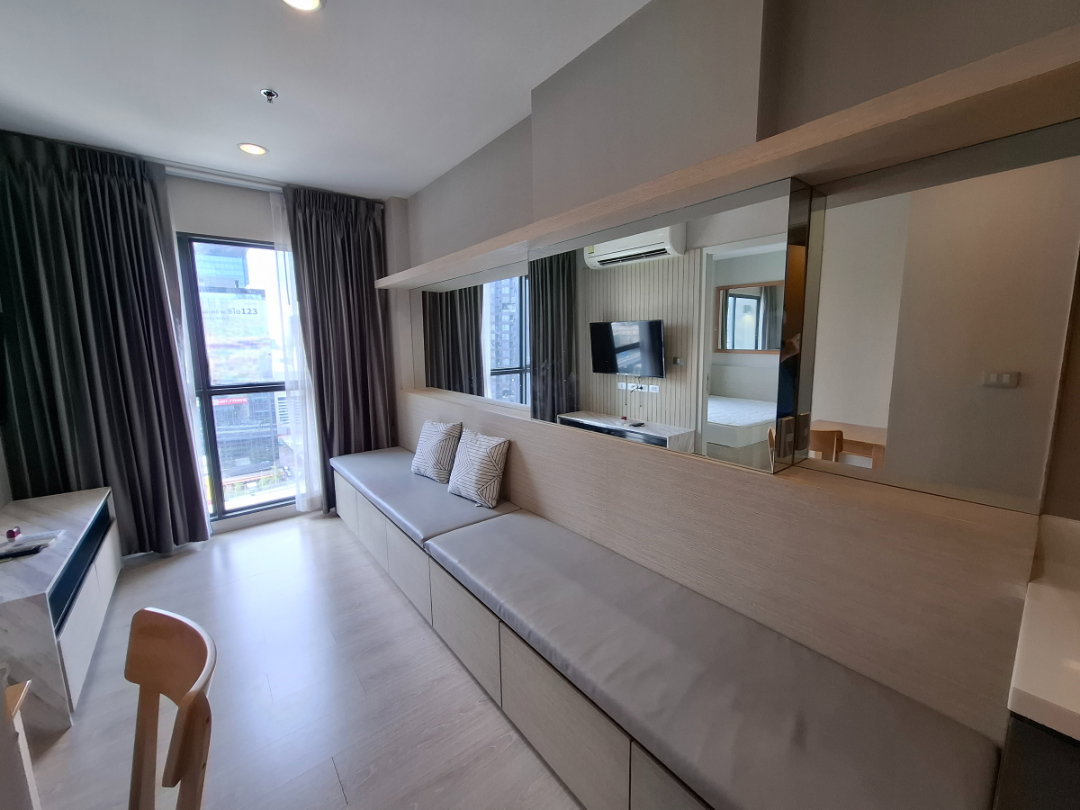 รูป ตื่นรับพลังงานดีๆ วิวสวยระดับพรีเมียมใจกลางเมืองที่ Rhythm Asoke 2 🏙️✨ - รูปที่ 1/11