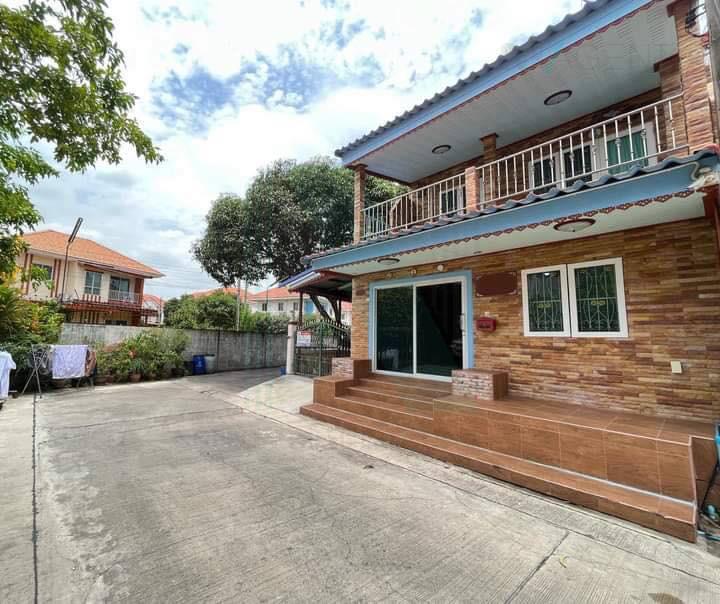 รูป 📌 ขายทาวน์เฮาส์ โครงการ หมู่บ้านเฟื่องฟ้าวิลล่า 11 เฟส 4 2 ชั้น 4 ห้องนอน 2 ห้องน้ำ - รูปที่ 2/8