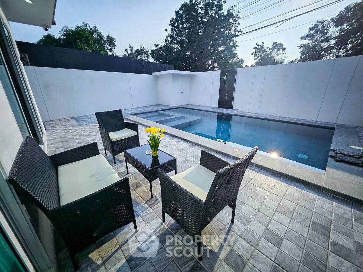 รูป วิลล่า 3 ห้องนอน ขนาด 204 ตร.ม. ทำเลห้วยใหญ่ ชลบุรี (ID 3163927) - รูปที่ 2/13