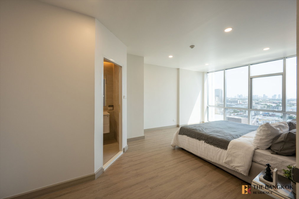 picture 🎯Sarin Place Spacious & Comfortable Living in Ratchayothin, Near BTS Ratchayothin🚆   - 12/15