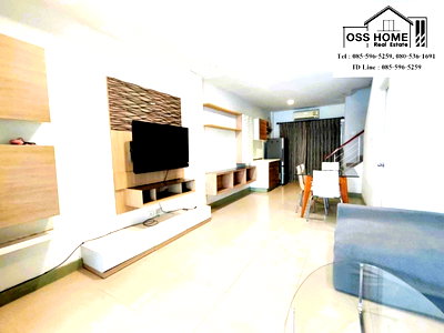Townhouses for rent Bangkok : 3-story townhome for rent, Baan Klang Muang The Paris Rama 9 Ramkhamhaeng, Soi Krungthep Kreetha 7. Accessible from both Krungthep Kreetha 7