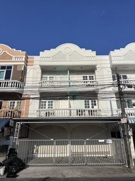 📌 ให้เช่าทาวน์เฮาส์ 3 ชั้น หมู่บ้านไพโรจน์ บางนา 8 ห้องนอน 6 ห้องน้ำ
