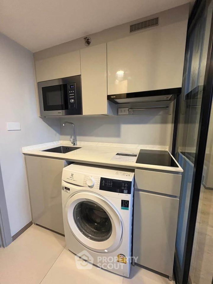picture 18th-Floor 2-BR At SOHO Bangkok Ratchada Near MRT Huai Khwang (ID 3168233) - 7/12