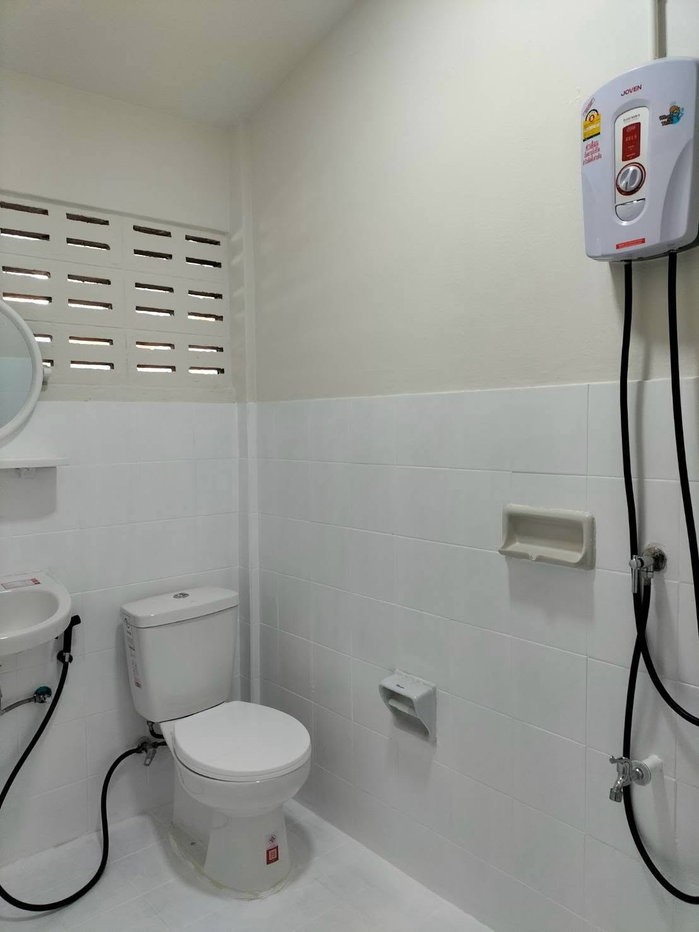 รูป ขายบ้านทาวน์เฮาส์ (น้ำไม่ท่วม) ใกล้ตลาดค้าเจริญ บ่อหิน , ไปเซ็นทรัลเฟส 9.5 กม. - รูปที่ 5/16
