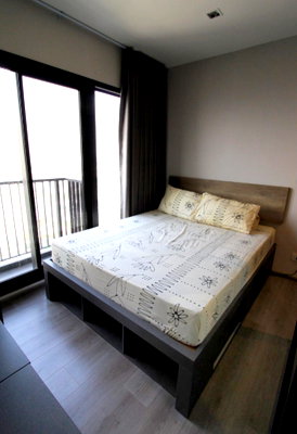Condos for rent : For rent: The Politan Rive condo, 31 sq.m., 54th floor