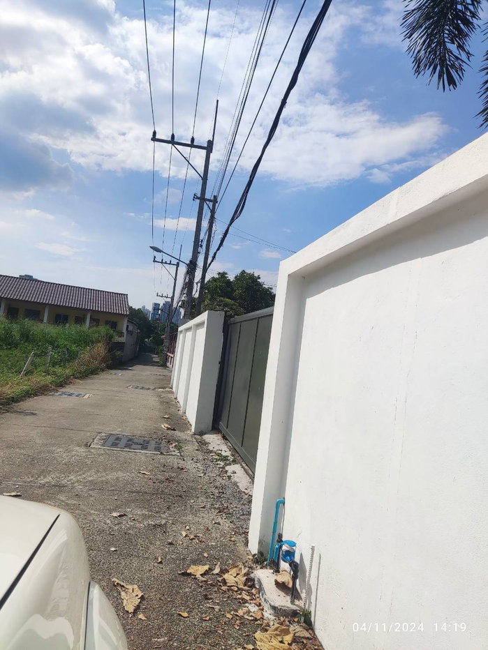 รูป ให้เช่า ที่ดินสีแดงทำเลทอง 200 ตร.ว. พร้อมบ้าน พัทยาเหนือ-โพธิสาร ใกล้ รพ.กรุงเทพ-พัทยา เพียง 400 เมตร (หน้ากว้าง สี่เหลี่ยมสวย) - รูปที่ 2/5