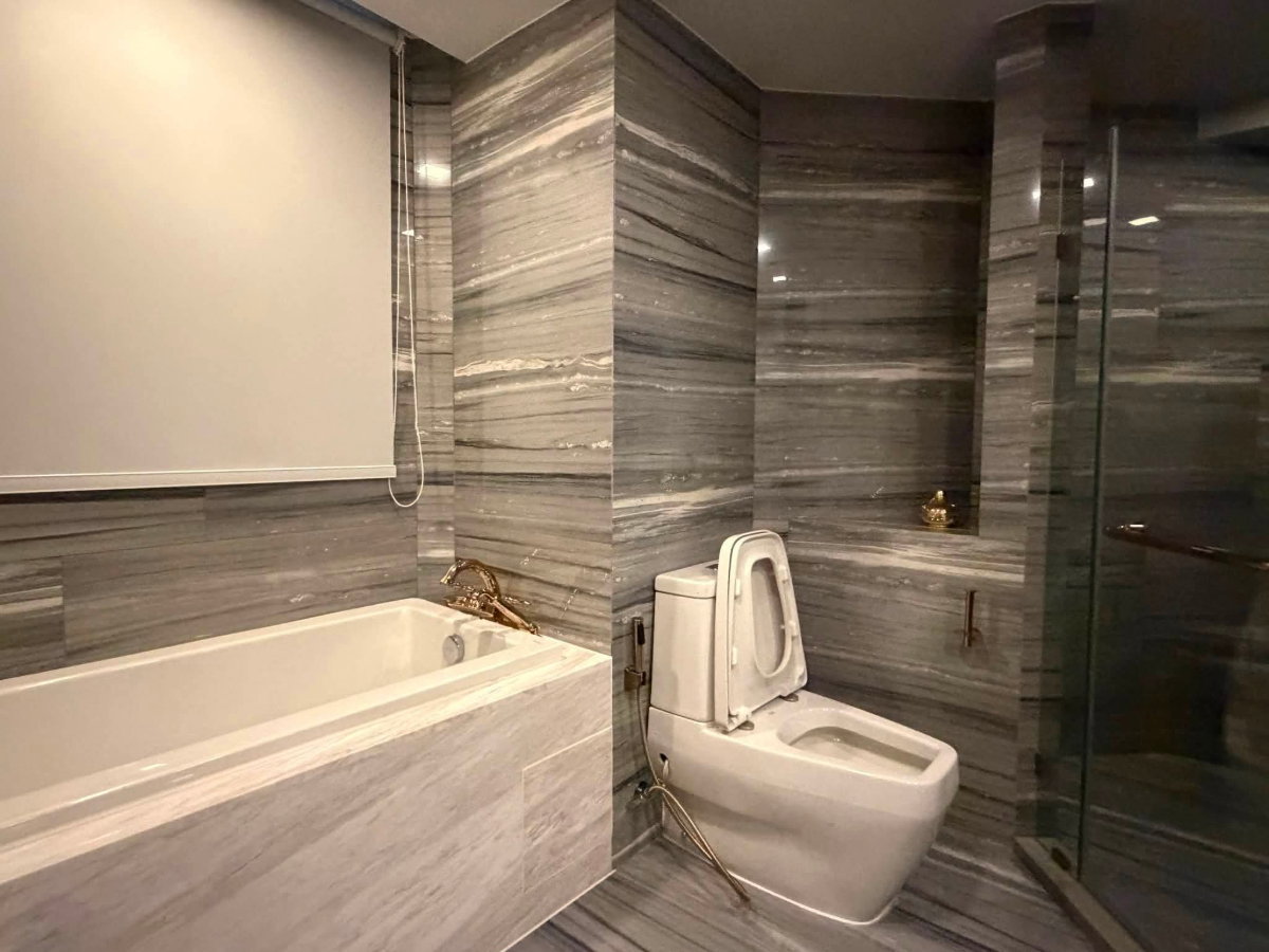 picture The Esse Sukhumvit 36 ð0m. BTS Thonglo 1bedroom with bathtub take BTS view - 15/16