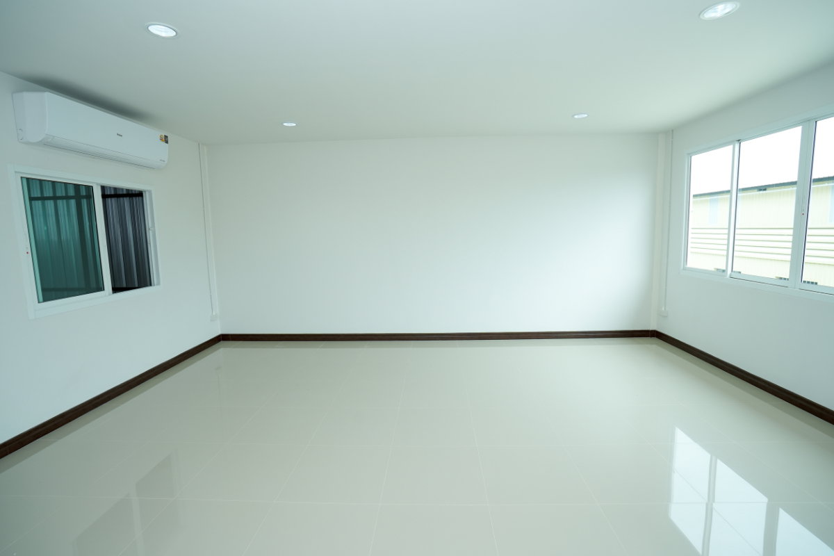 picture Warehouse and Office for Rent Sukhumvit 77 Onnut near srinuch bts - 8/9
