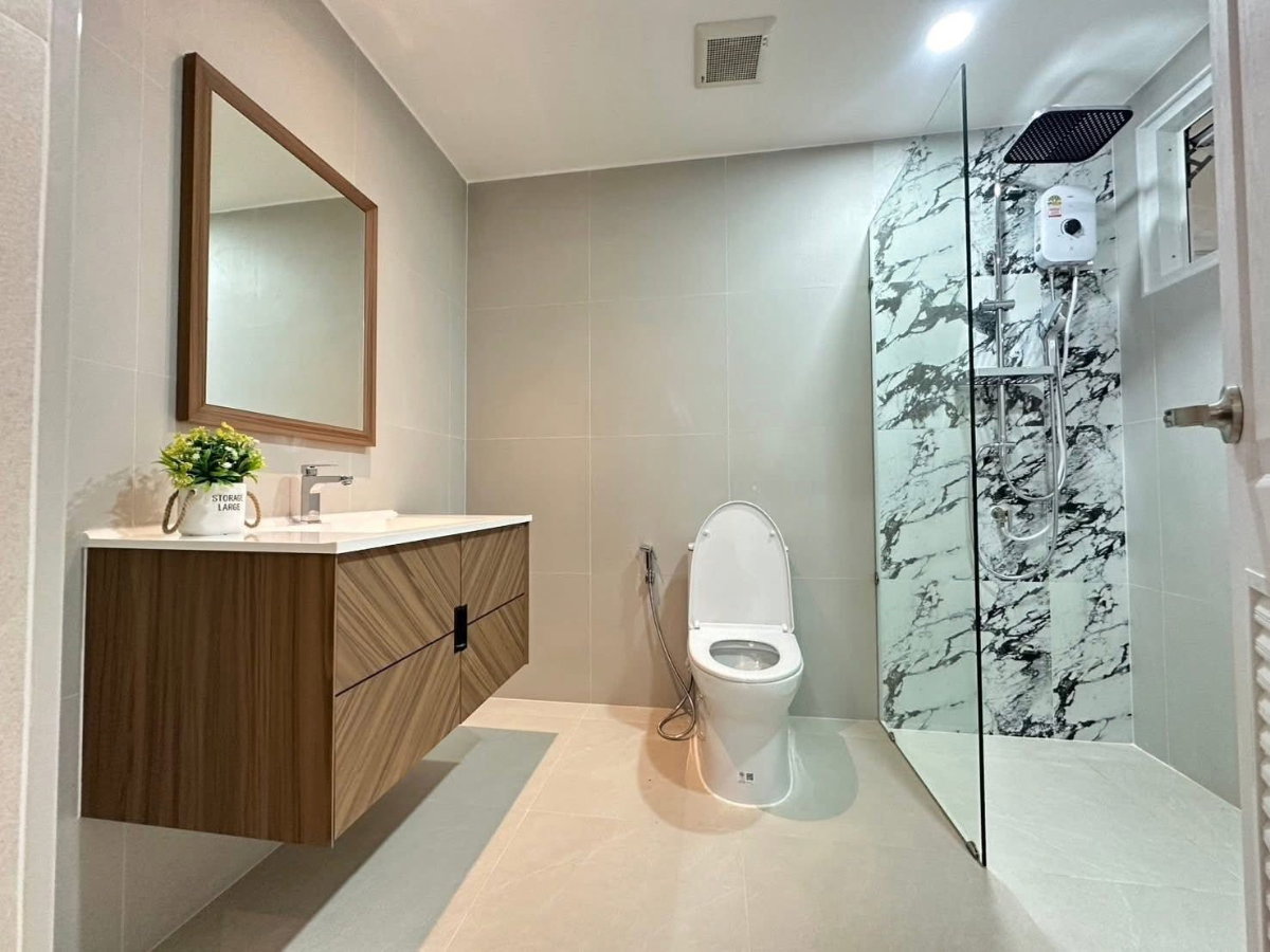 รูป ขายบ้านเดี่ยวพัทยา 3 ห้องนอน บ้านหลังมุม พร้อมเฟอร์นิเจอร์ Built-in ครบ โซนเขาตาโล - รูปที่ 12/28