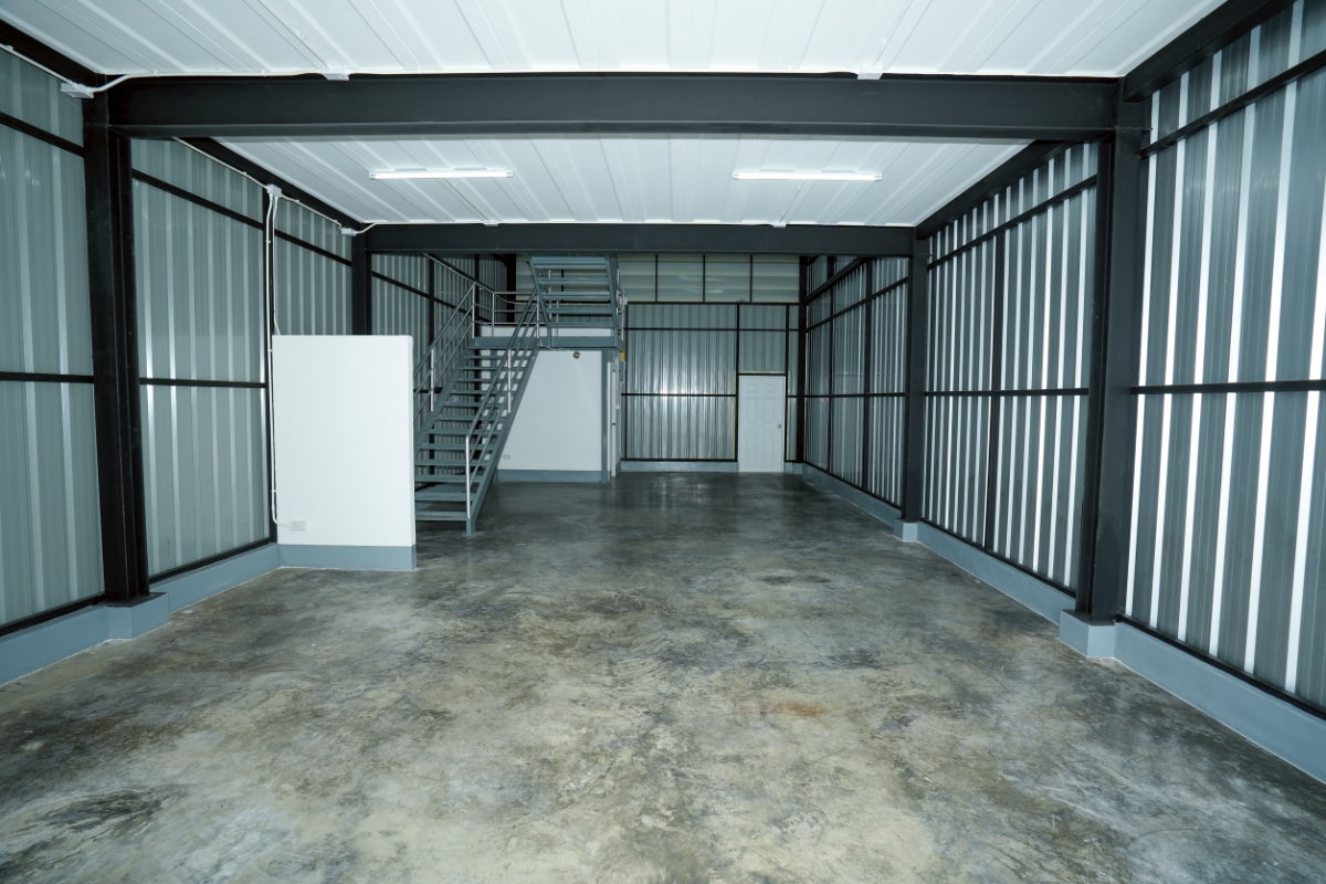 picture Warehouse and Office for Rent Sukhumvit 77 Onnut near srinuch bts - 7/9