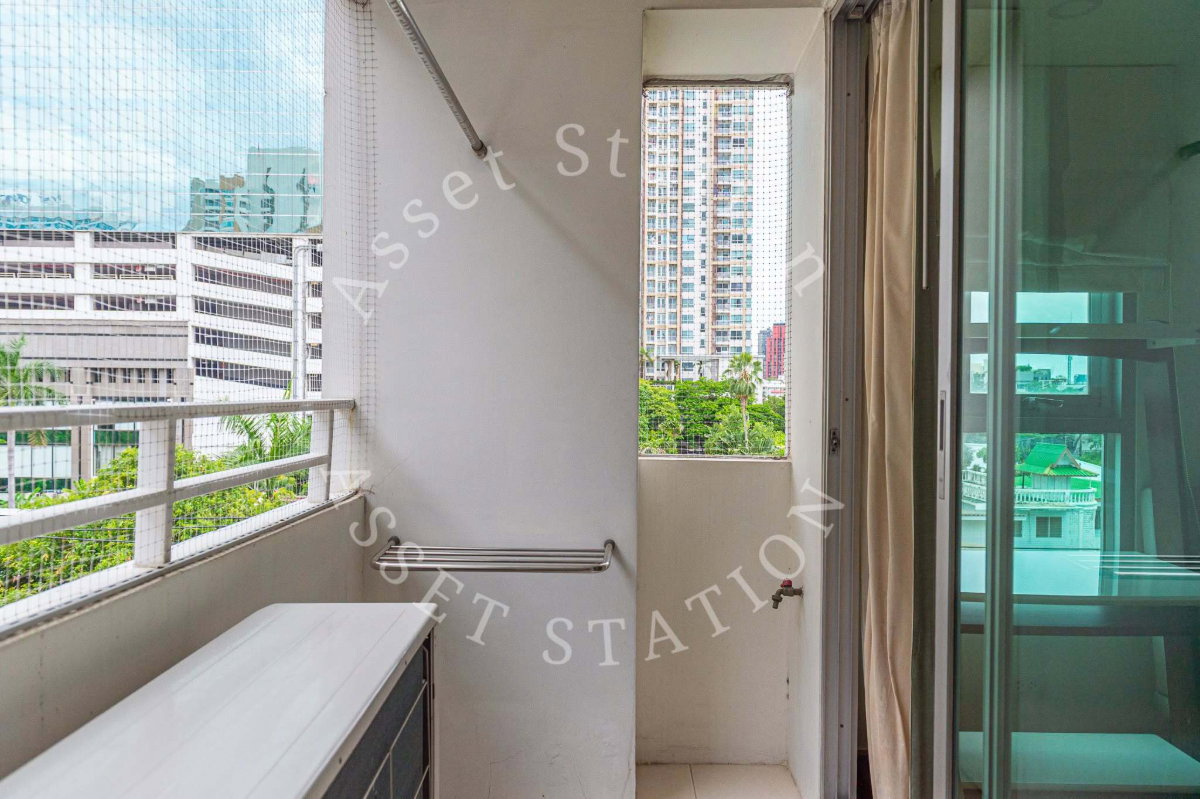 picture Harmony Living Pahonyothin 11 is near BTS Ari, La Villa Aree, and Chatuchak Weekend Market. - 21/21